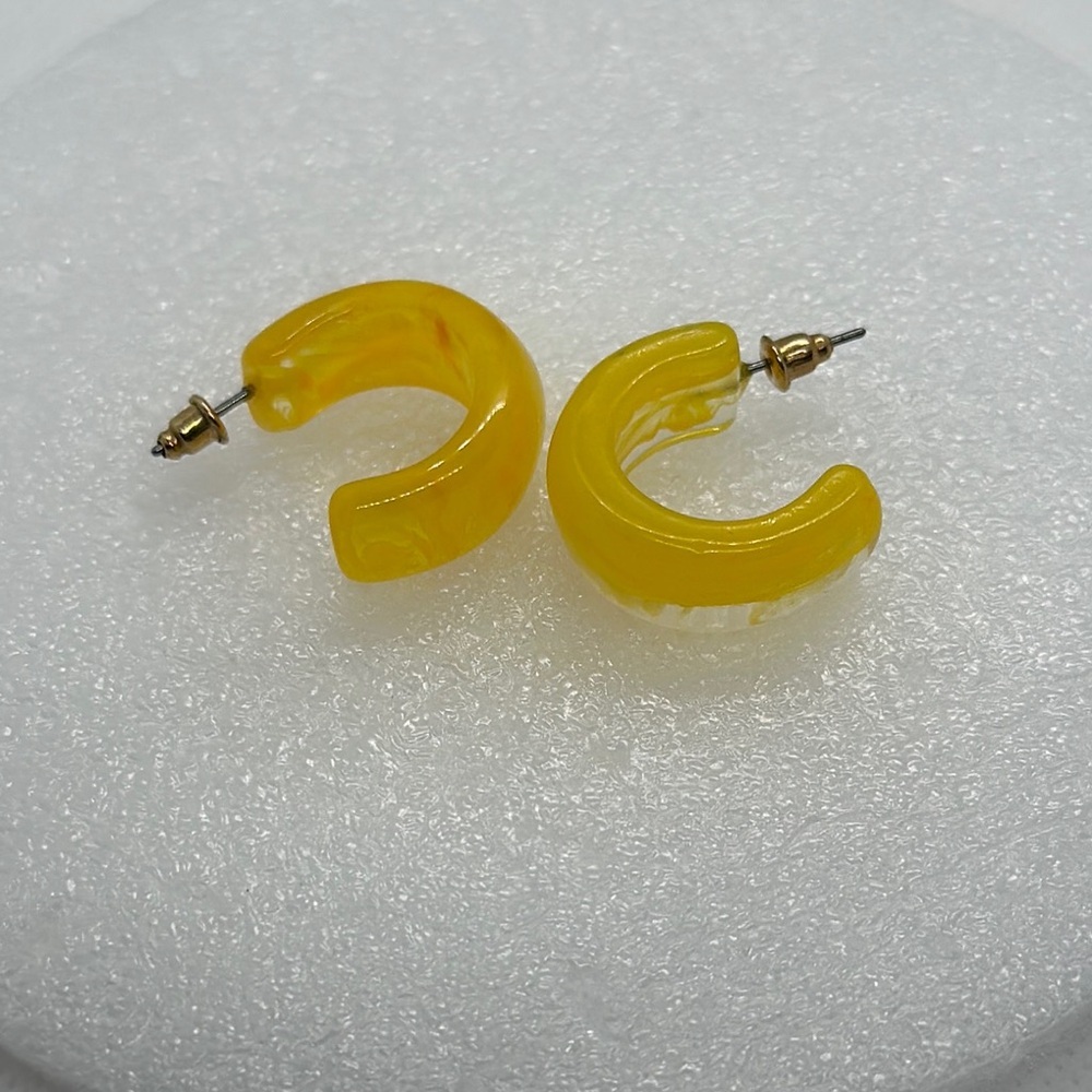 Retro Chic Translucent Yellow Hoop - Picture 9 of 15